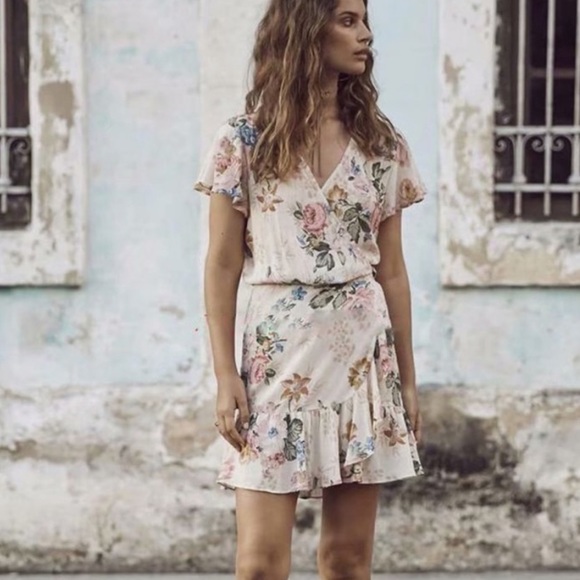 5 ⭐️ Marisol Floral Wrap Dress - Picture 4 of 5